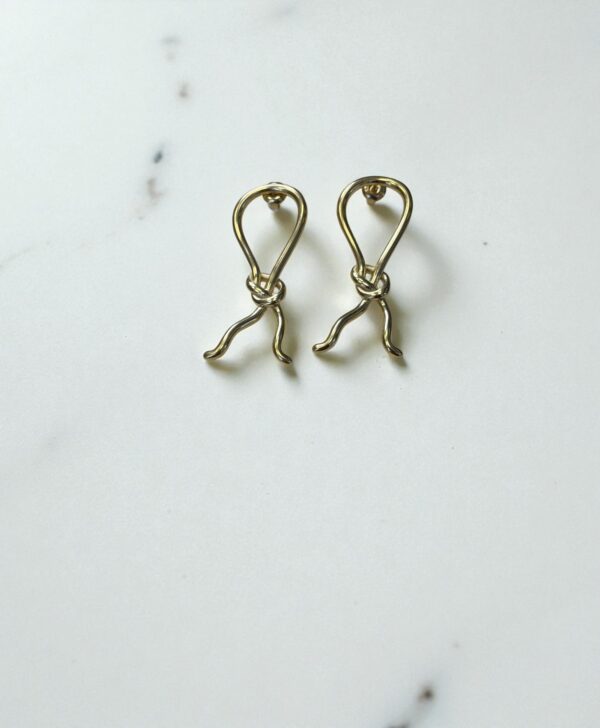 ΕΠΙΧΡΥΣΩΜΕΝΑ ΑΤΣΑΛΙΝΑ ΣΚΟΥΛΑΡΙΚΙΑ