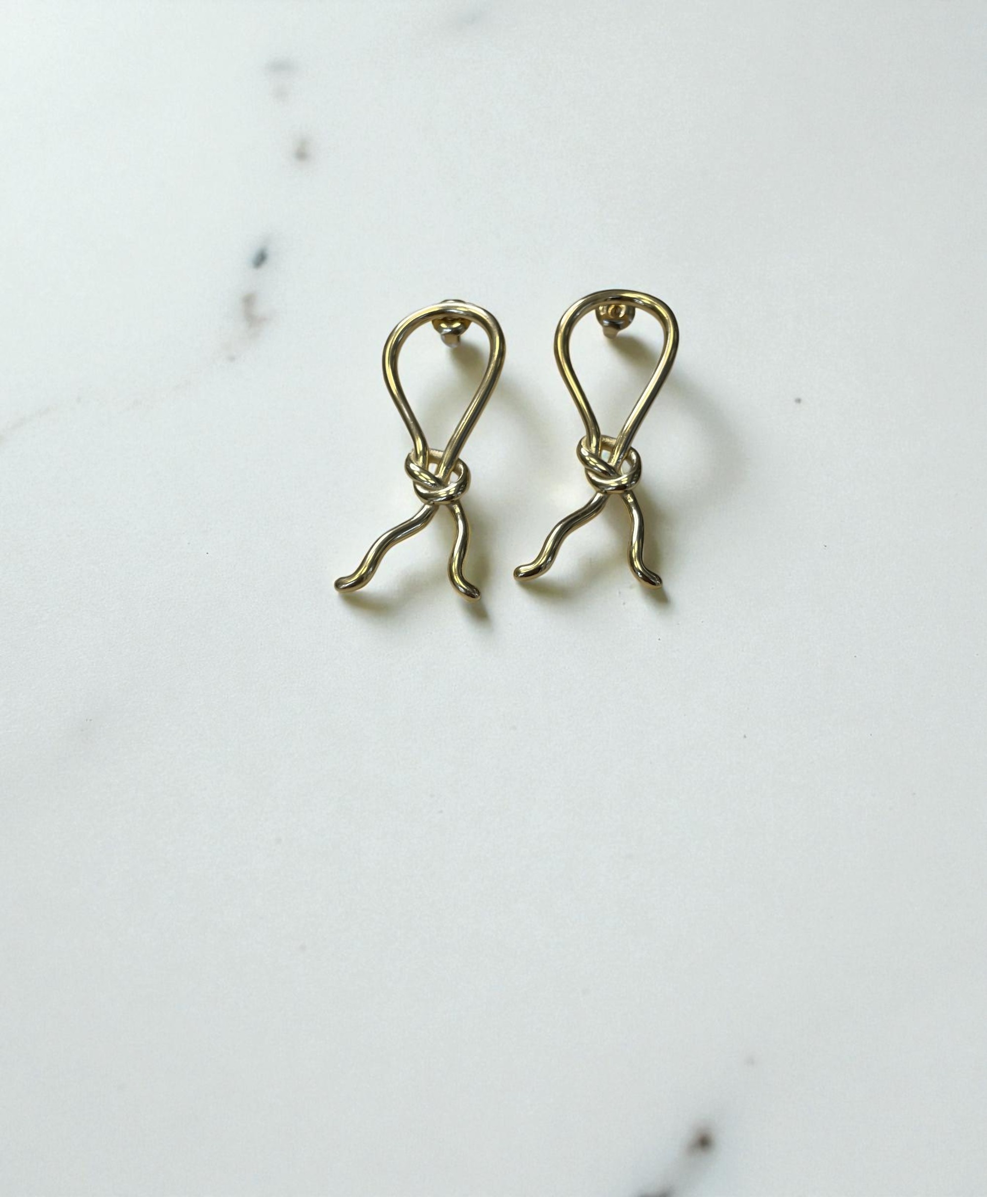 ΕΠΙΧΡΥΣΩΜΕΝΑ ΑΤΣΑΛΙΝΑ ΣΚΟΥΛΑΡΙΚΙΑ