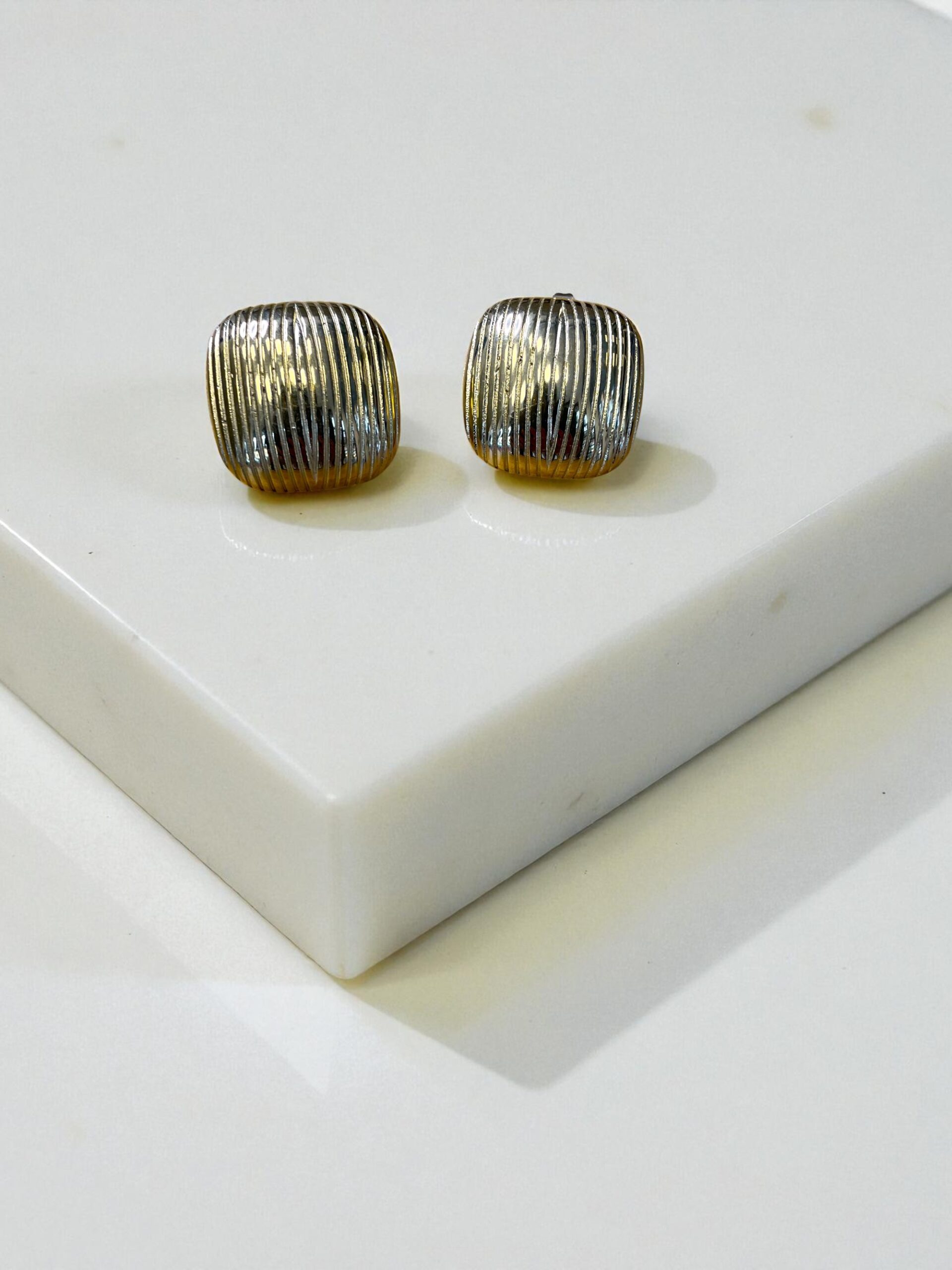 ΕΠΙΧΡΥΣΩΜΕΝΑ ΑΤΣΑΛΙΝΑ ΣΚΟΥΛΑΡΙΚΙΑ